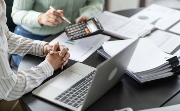 How Accounting Firms Guide Companies Through Expansion